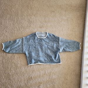 Pol boxy, raw seam sweater